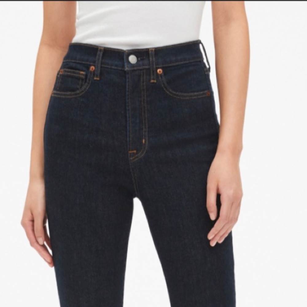NEW***Women’s Gap True Skinny Jean regular 31